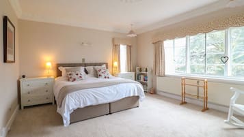 Cottage | 7 bedrooms, individually decorated, individually furnished, free WiFi