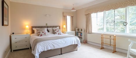 Cottage | 7 bedrooms, individually decorated, individually furnished, free WiFi