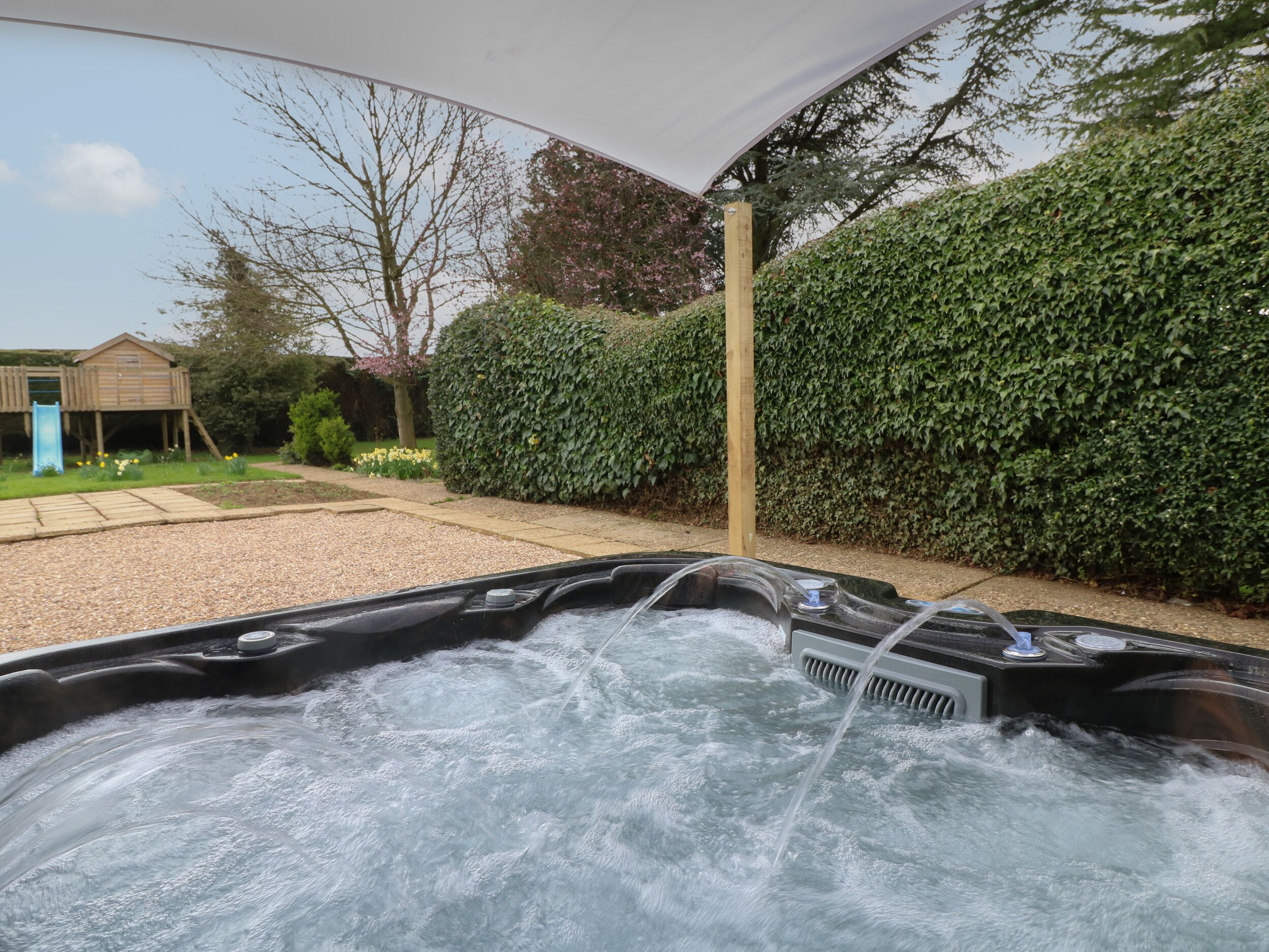 Cottage | Property grounds