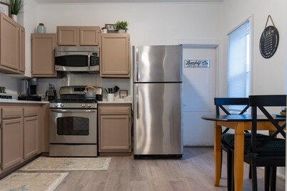 Remodeled 2 Bedroom Duplex Near Downtown