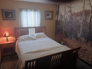 2 Schlafzimmer, Schreibtisch, Bügeleisen/Bügelbrett, kostenloses WLAN