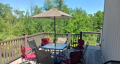 PineBay Hideaway!
Two bedroom, 1 bath, private area. Sleeps 5 plus pullout sofa.