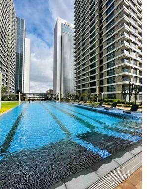 Pool - 2 Bedroom GTC Deluxe Apartment (Quito)