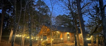 Premium cabin with all the amenities and close to trails. 