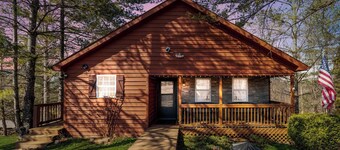 Welcome to “Relaxing on the Cumberland” – Your Perfect Cozy Escape
