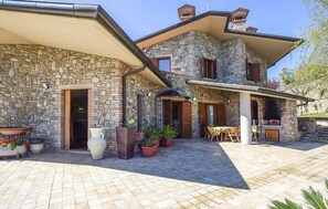 Exterior - Villa Paradiso–Villa with private pool, Umbria (Trestina)