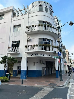Front of property - HOTEL PERLA CENTRAL MALECON (Guayaquil)