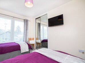 3 bedrooms, bed sheets