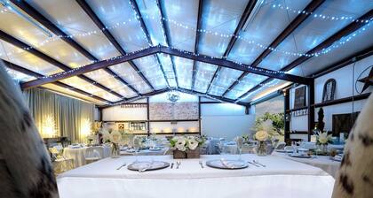 Weekend Getaway - Country Oasis Pool, Hot Tub, Texas Longhorns & Event Venue