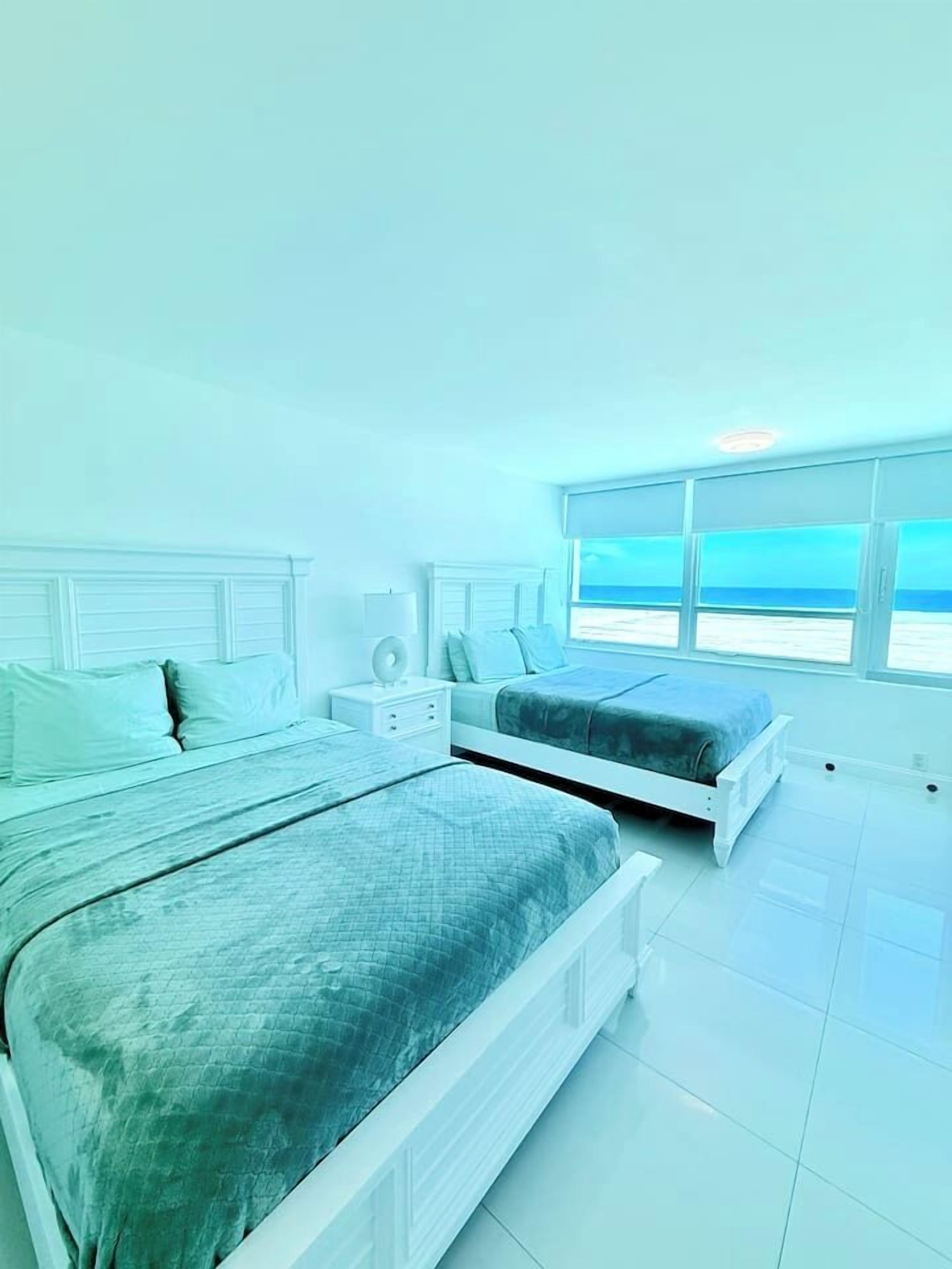 Desk, iron/ironing board, WiFi, bed sheets