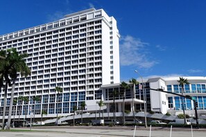 Exterior - DCM Oceanview 4 (Miami)