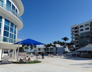 Property grounds - DCM Oceanview 8 (Miami)