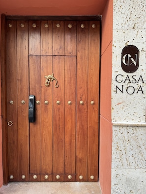 Front of property - Casa Noa Colonial Rooms (Cartagena)