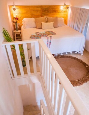 6 bedrooms, desk, travel cot, WiFi