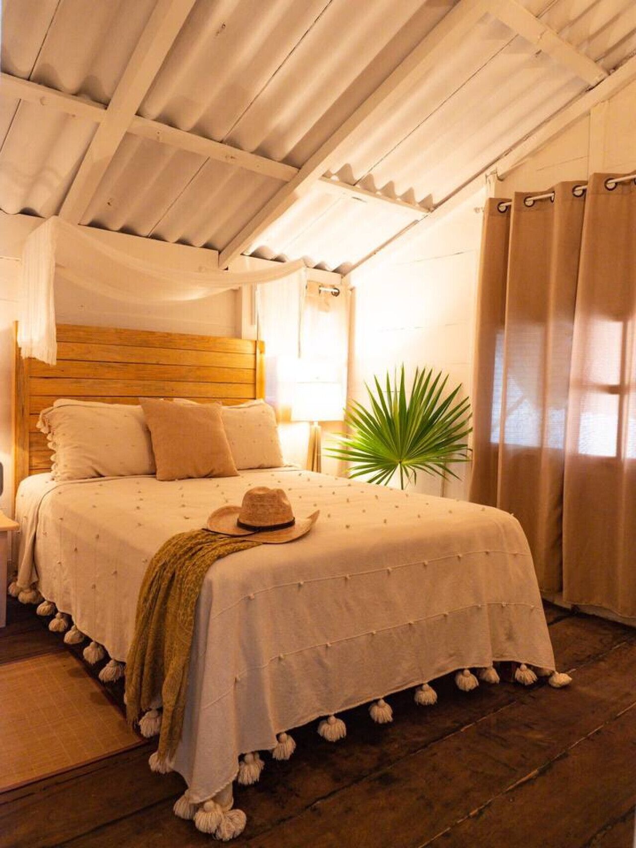 6 Schlafzimmer, Schreibtisch, Reisekinderbett, WLAN