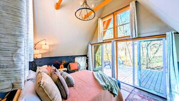 1 bedroom, desk, free WiFi, bed sheets