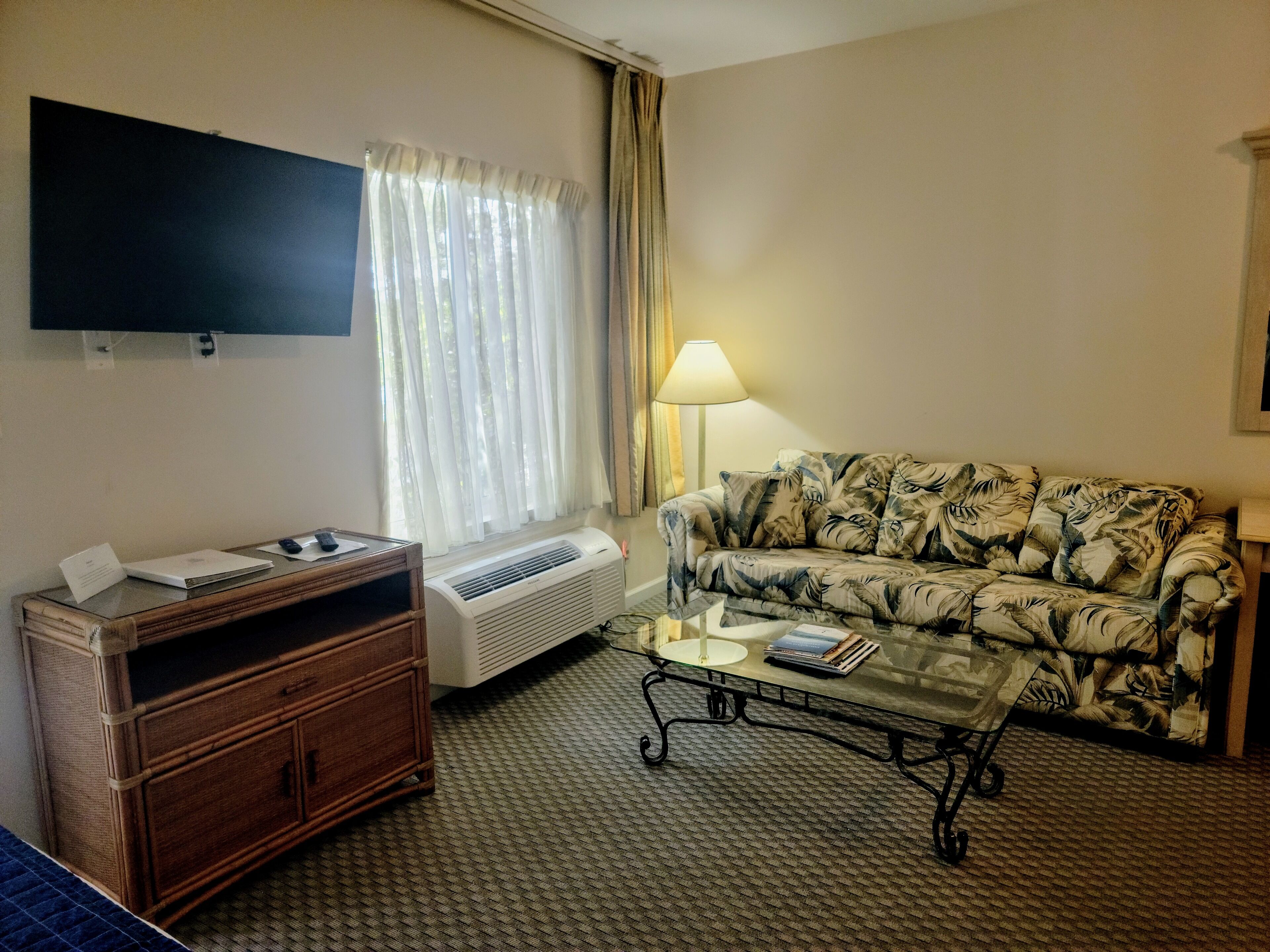 TV connectée de 32 pouces avec chaînes par satellite