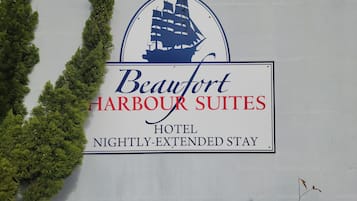 Mặt tiền nơi lưu trú