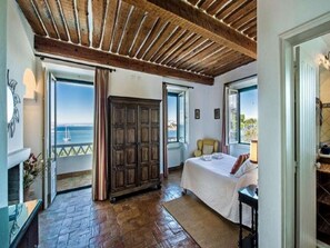 9 chambres, fer et planche Ă repasser, Wi-Fi gratuit, draps fournis