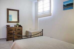 3 室のベッドルーム、アイロン / アイロン台、WiFi (無料)、ベッドシーツ