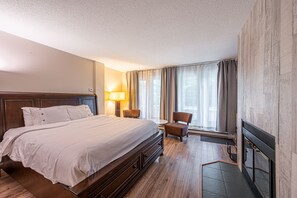 Tabla de planchar con plancha, wifi gratis, ropa de cama