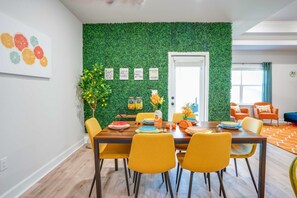 تناول الطعام