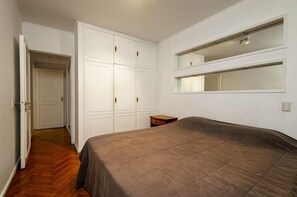 2 dormitorios, caja fuerte, tabla de planchar con plancha y wifi gratis
