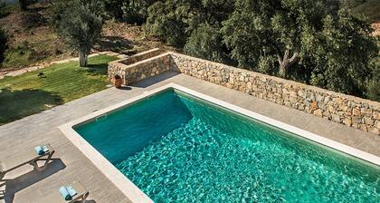 Beautiful Villa with Swimming Pool and Amazing Views.