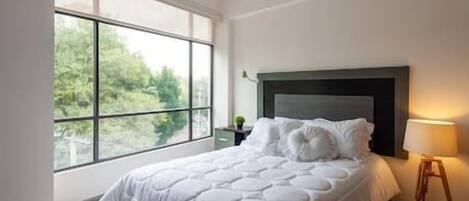 2 bedrooms, iron/ironing board, bed sheets