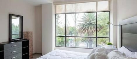 2 slaapkamers, een strijkplank/strijkijzer, wifi, beddengoed