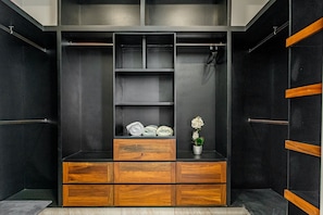 Luxury Villa | Wardrobe