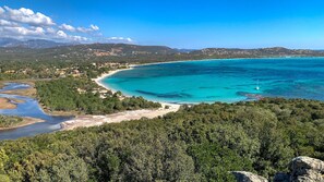 Sun-loungers, beach towels - Nice T4 appartement in Hotel Residence at Lecci near Cala Rossa Beach (Lecci)