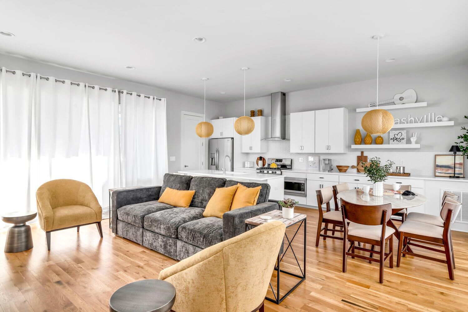 New 3bd Stylish Townhome!