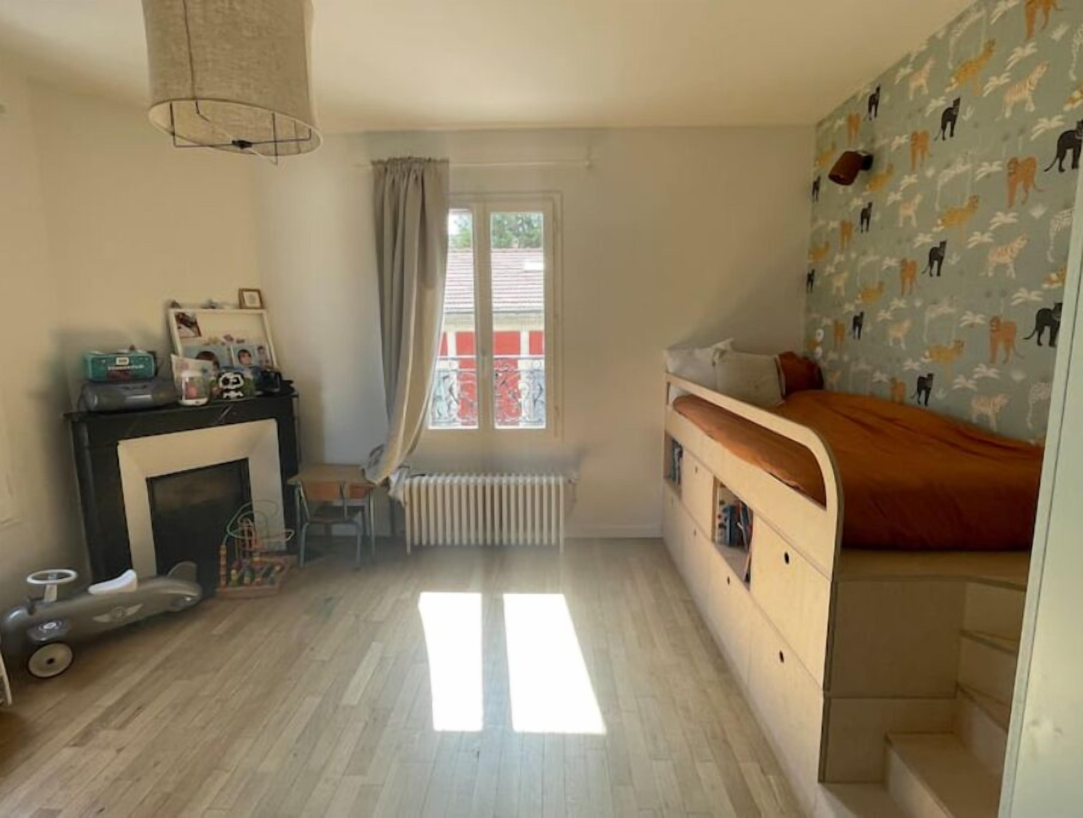 3 bedrooms, iron/ironing board, travel cot, free WiFi