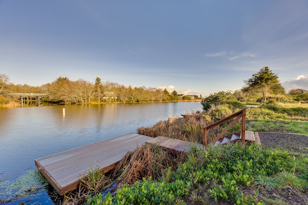 Ocean Shores Vacation Rental | 2BR | 1BA | Stairs Required | 936 Sq Ft