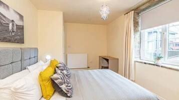 3 bedrooms, free WiFi, bed sheets