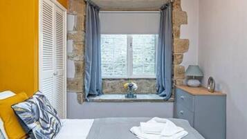 3 bedrooms, free WiFi, bed sheets