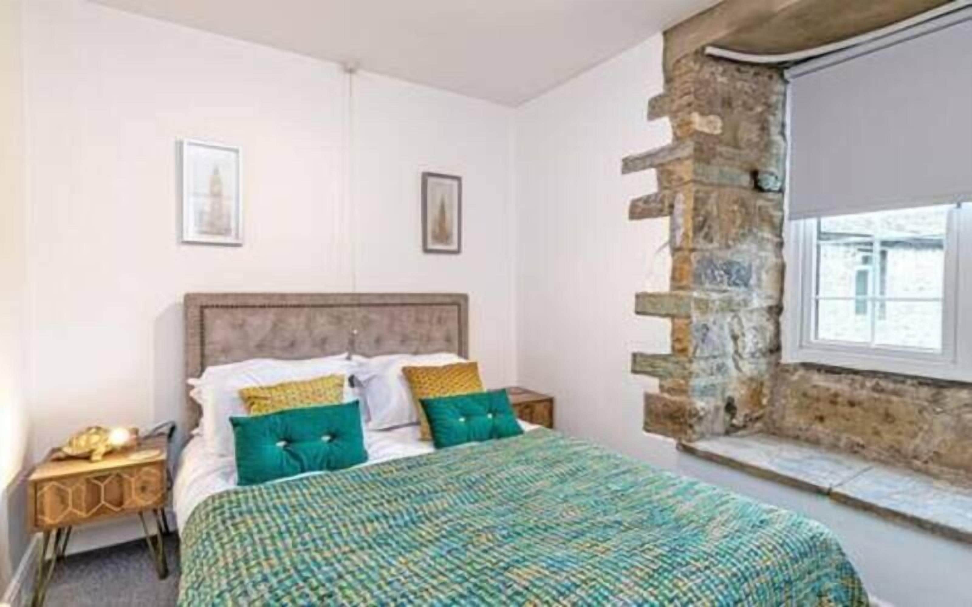 3 bedrooms, free WiFi, bed sheets