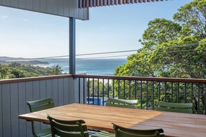 Outdoor dining - Float on Cylinder - 180 Degree Ocean Views (Point Lookout)
