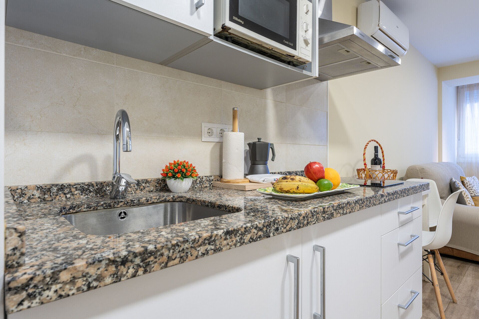 冰箱、微波炉、茶具/咖啡用具、电热水壶