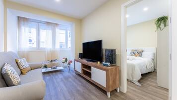 1 slaapkamer, een strijkplank/strijkijzer, gratis wifi, beddengoed