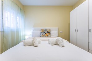 1 chambre, fer et planche à repasser, accès au Wi-Fi (inclus)