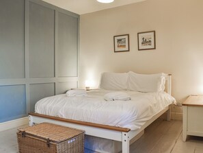 4 bedrooms, free WiFi, bed sheets - 4 bedroom accommodation in Whitby (Whitby)