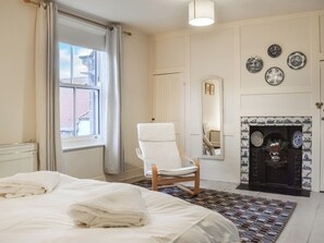4 bedrooms, free WiFi, bed sheets