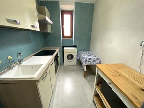 Fridge, microwave, oven, stovetop - Breathtaking view on the sea, fantastic apartment on Sorrento coast (Piano di Sorrento)