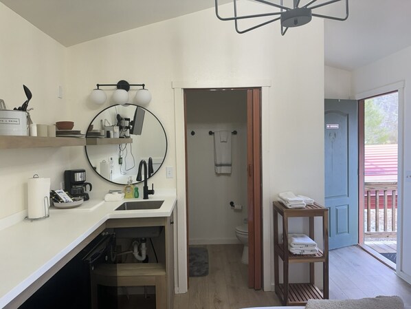 Interior - Tail of the Dragon Resort Cabins Mountain View #4 (Robbinsville)