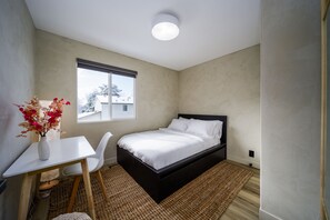 3 chambres, bureau, Wi-Fi, draps fournis