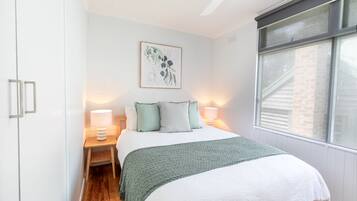 2 Schlafzimmer, Schreibtisch, Bügeleisen/Bügelbrett, kostenloses WLAN