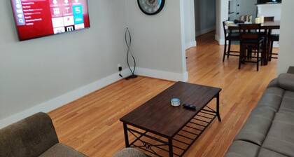 Grosse Pointe Cozy★ ★Downtown Detroit Close