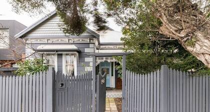 Urban Elegance apartment in Yarraville village